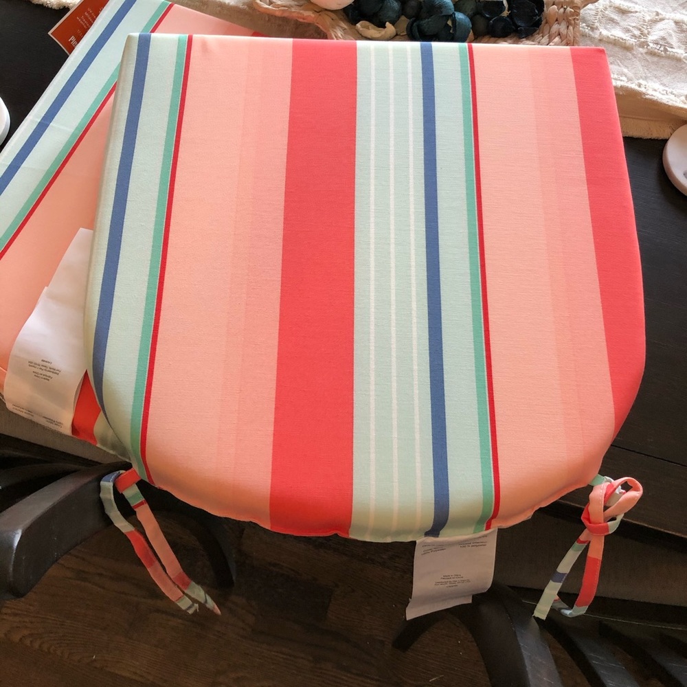 Outdoor seat cushions